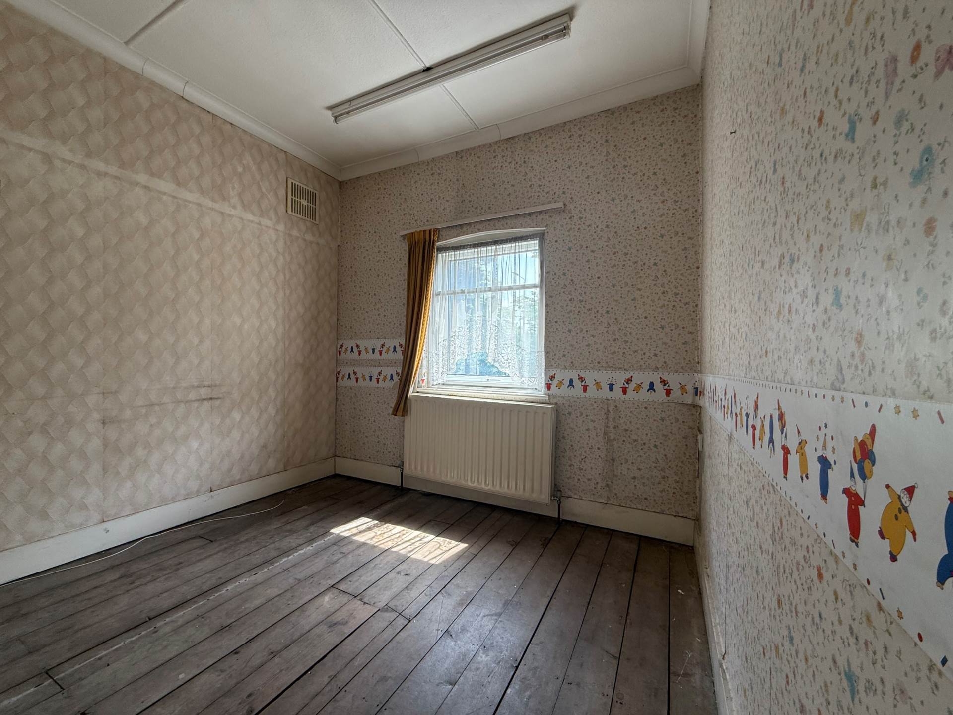 Woolwich Road, Upper Abbey Wood, London, Image 12