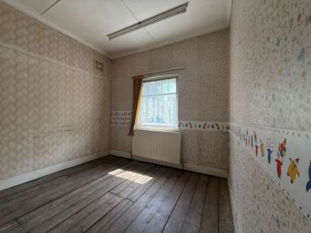 Woolwich Road, Upper Abbey Wood, London, Image 12