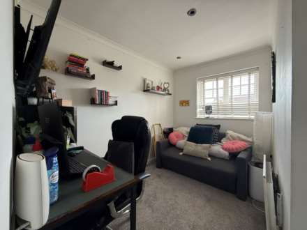 Greenhaven Drive, Thamesmead  ** VIDEO & 3D FLOORPLAN AVAILABLE **, Image 8