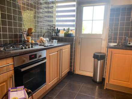 Overton Road, London SE2 9SF   ** VIDEO & 3D FLOORPLAN AVAILABLE **, Image 5