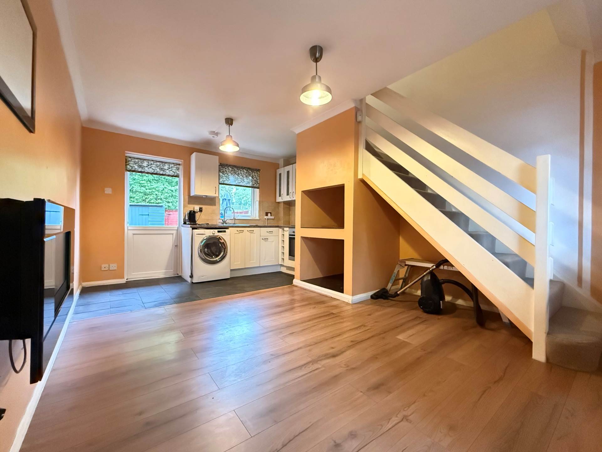 Walsham Close, London ** VIDEO & 3D FLOORPLAN AVAILABLE **, Image 3