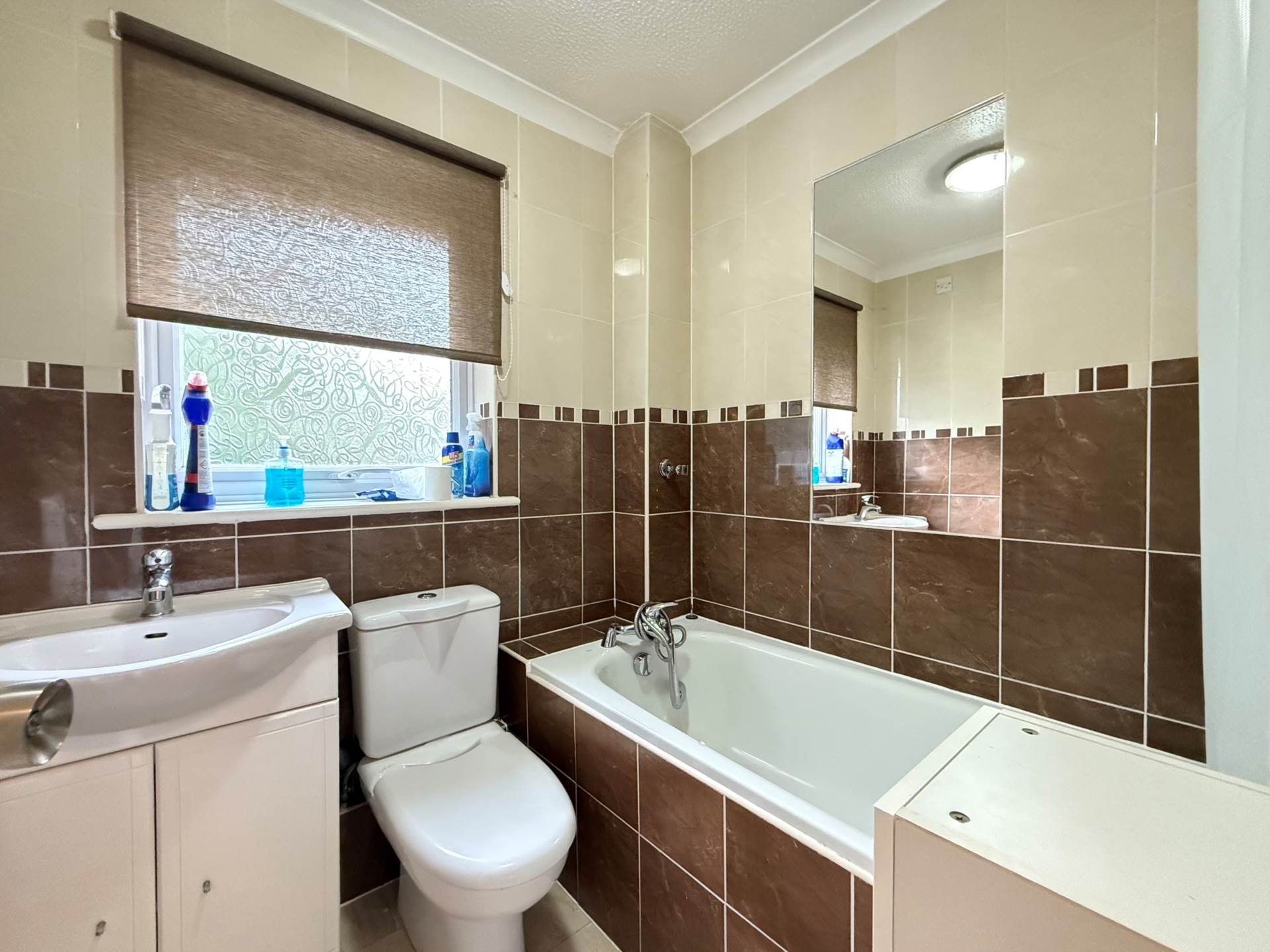 Walsham Close, London ** VIDEO & 3D FLOORPLAN AVAILABLE **, Image 7