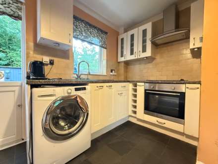 Walsham Close, London ** VIDEO & 3D FLOORPLAN AVAILABLE **, Image 4