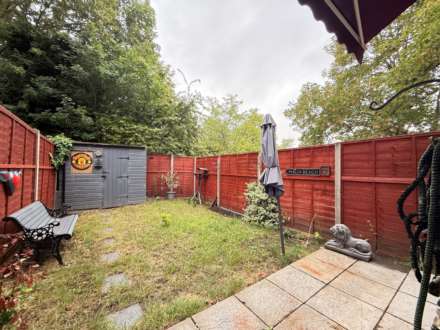 Walsham Close, London ** VIDEO & 3D FLOORPLAN AVAILABLE **, Image 8