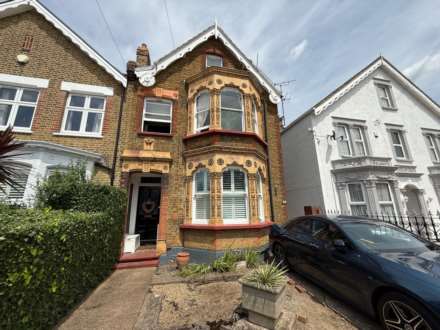 Park Crescent, Erith