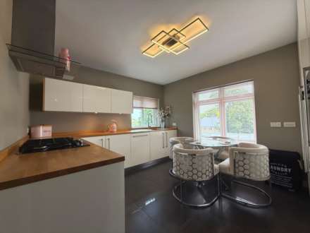 Park Crescent, Erith, Image 11