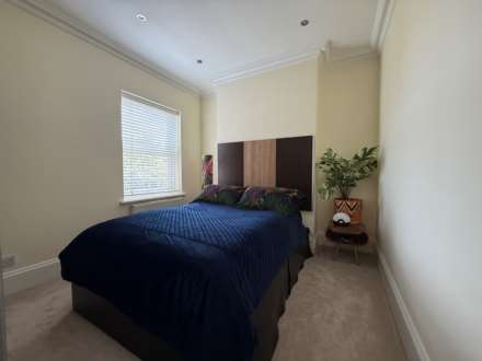 Park Crescent, Erith, Image 17