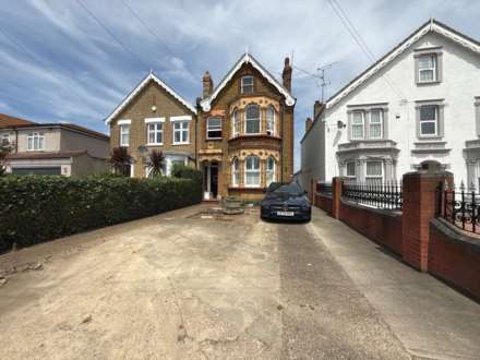 Park Crescent, Erith, Image 21