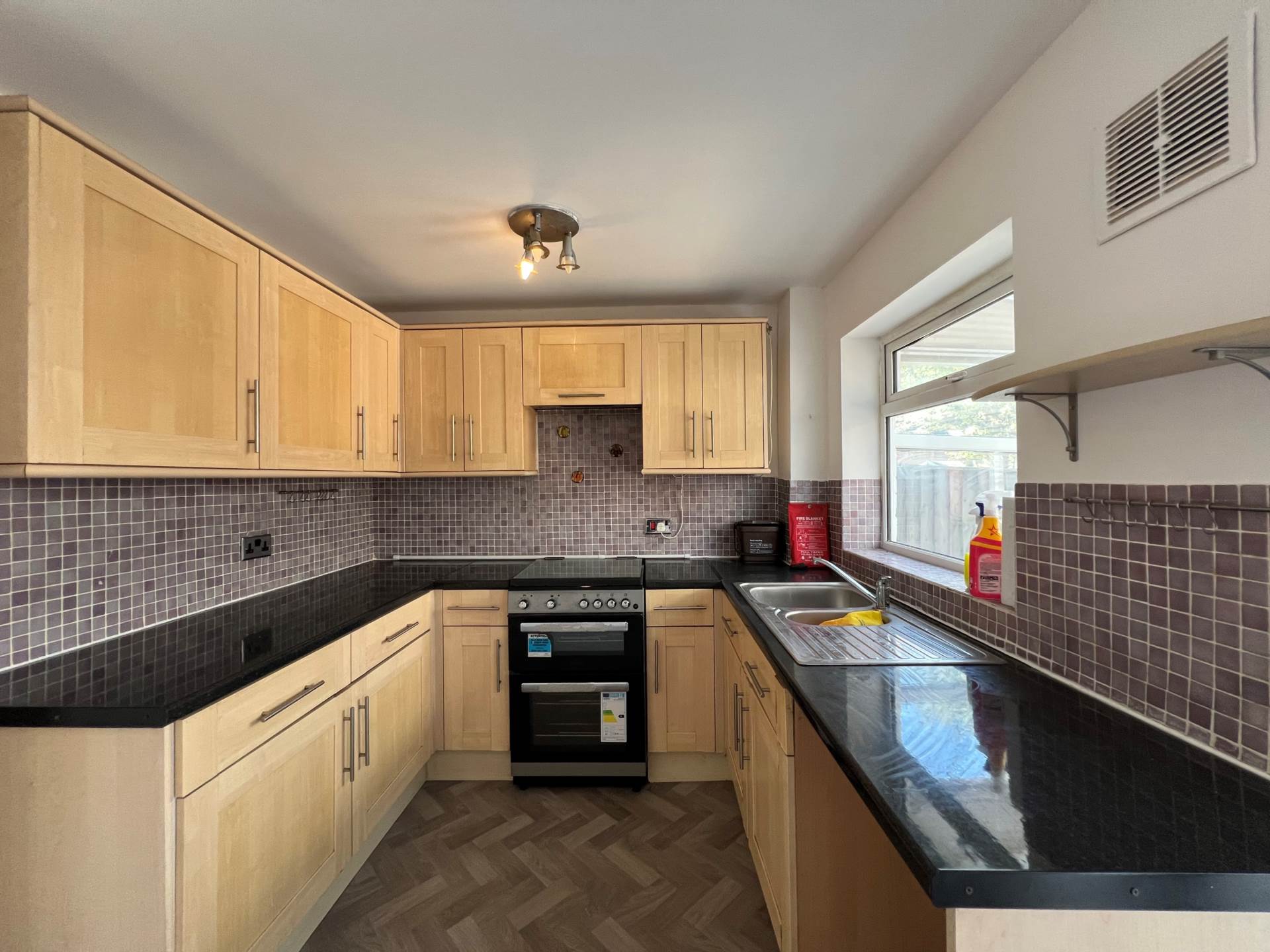 Holcote Close, Belvedere  ** VIDEO & 3D FLOORPLAN AVAILABLE **, Image 3