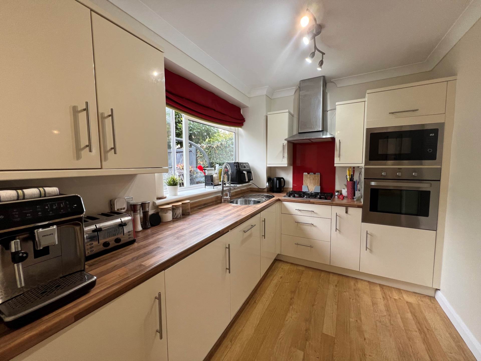 Mottisfont Road, London  ** VIDEO & 3D FLOORPLAN AVAILABLE **, Image 4
