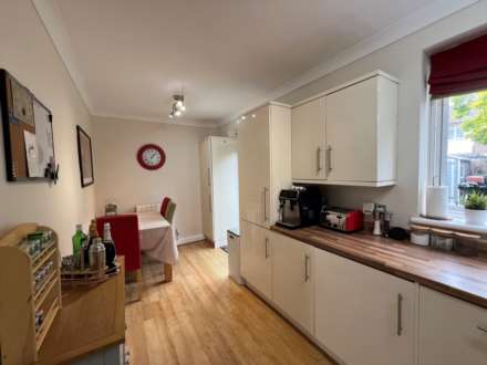 Mottisfont Road, London  ** VIDEO & 3D FLOORPLAN AVAILABLE **, Image 5