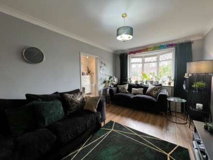 Mottisfont Road, London  ** VIDEO & 3D FLOORPLAN AVAILABLE **, Image 8