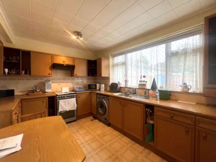 Peterstone Road, London  ** VIDEO & 3D FLOORPLAN AVAILABLE **, Image 4