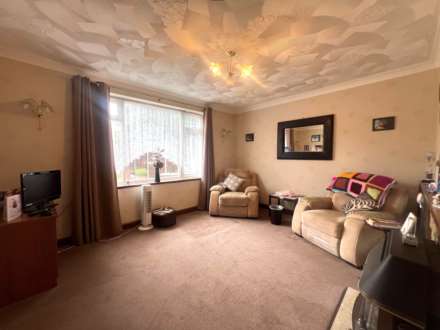 Peterstone Road, London  ** VIDEO & 3D FLOORPLAN AVAILABLE **, Image 5
