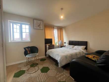 Greenhaven Drive, London  ** VIDEO & 3D FLOORPLAN AVAILABLE **, Image 10