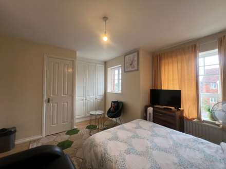 Greenhaven Drive, London  ** VIDEO & 3D FLOORPLAN AVAILABLE **, Image 11