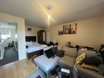 Greenhaven Drive, London  ** VIDEO & 3D FLOORPLAN AVAILABLE **, Image 6