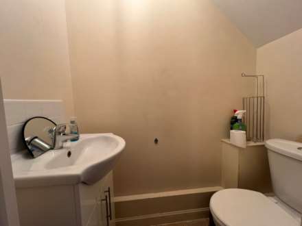 Greenhaven Drive, London  ** VIDEO & 3D FLOORPLAN AVAILABLE **, Image 8