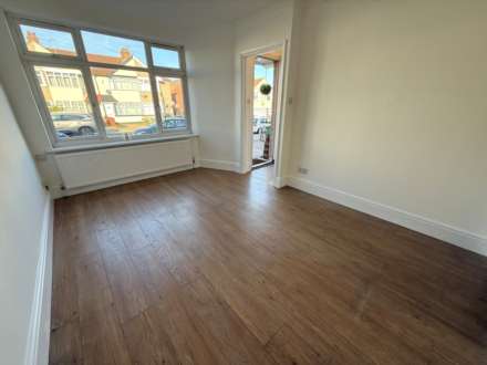 Crofton Avenue, Bexley, Image 4
