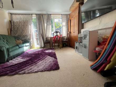 Viola Avenue, London, Image 3