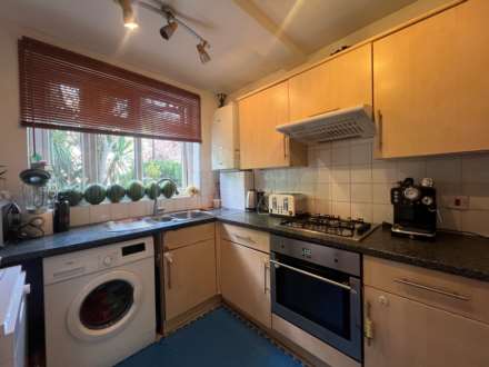 Viola Avenue, London, Image 4