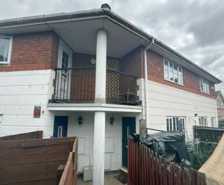Pitfield Crescent, London  ** VIDEO & 3D FLOORPLAN AVAILABLE **