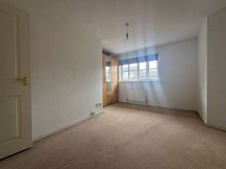 Pitfield Crescent, London  ** VIDEO & 3D FLOORPLAN AVAILABLE **, Image 7