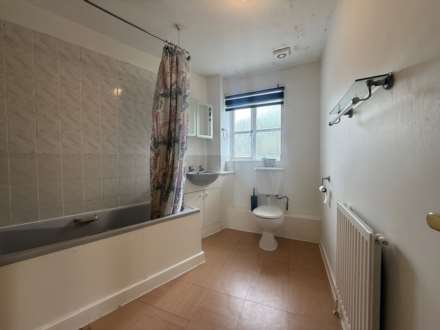 Pitfield Crescent, London  ** VIDEO & 3D FLOORPLAN AVAILABLE **, Image 8