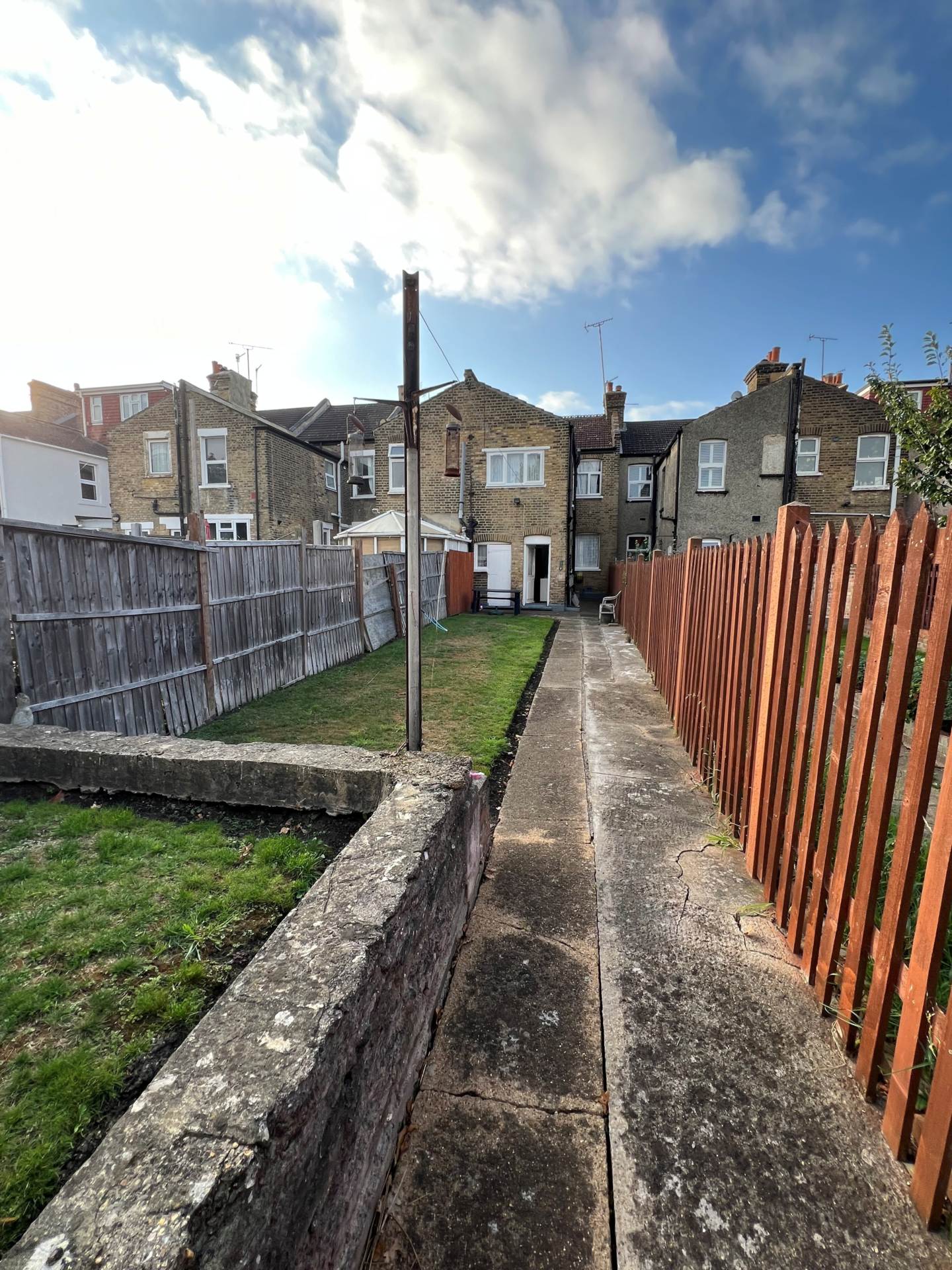 Abbey Wood Road, London, Image 13