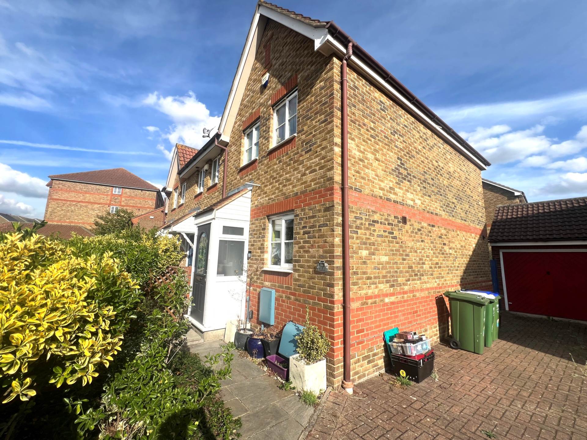 Wentworth Close, London  ** VIDEO & 3D FLOORPLAN AVAILABLE **, Image 13
