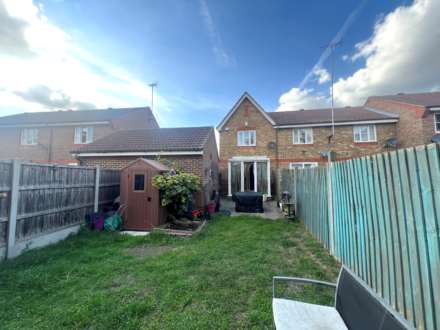Wentworth Close, London  ** VIDEO & 3D FLOORPLAN AVAILABLE **, Image 11