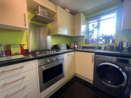 Wentworth Close, London  ** VIDEO & 3D FLOORPLAN AVAILABLE **, Image 3