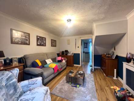 Wentworth Close, London  ** VIDEO & 3D FLOORPLAN AVAILABLE **, Image 4
