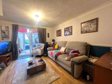 Wentworth Close, London  ** VIDEO & 3D FLOORPLAN AVAILABLE **, Image 5