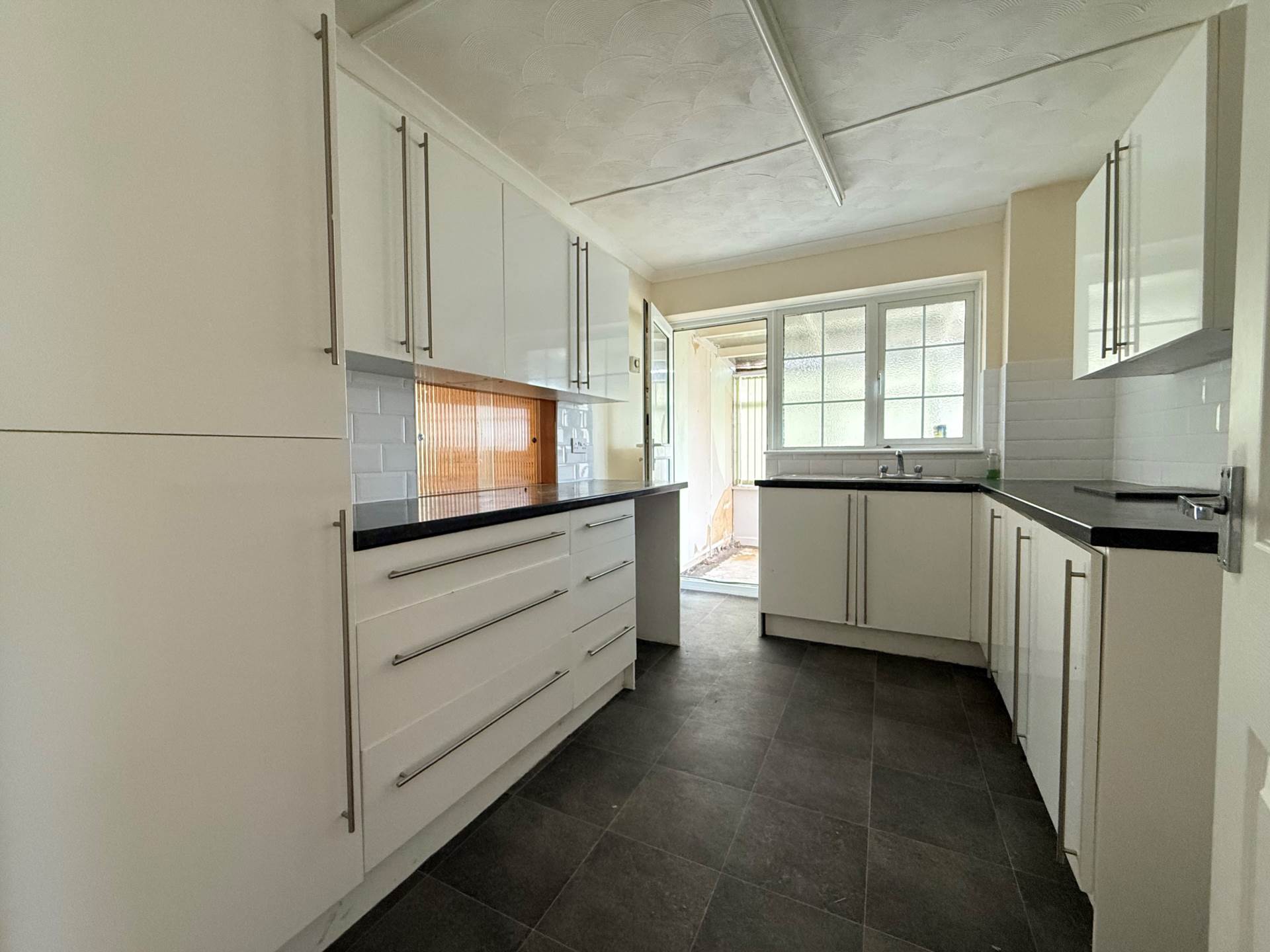 Carlton Road, Erith  ** VIDEO & 3D FLOORPLAN AVAILABLE **, Image 3