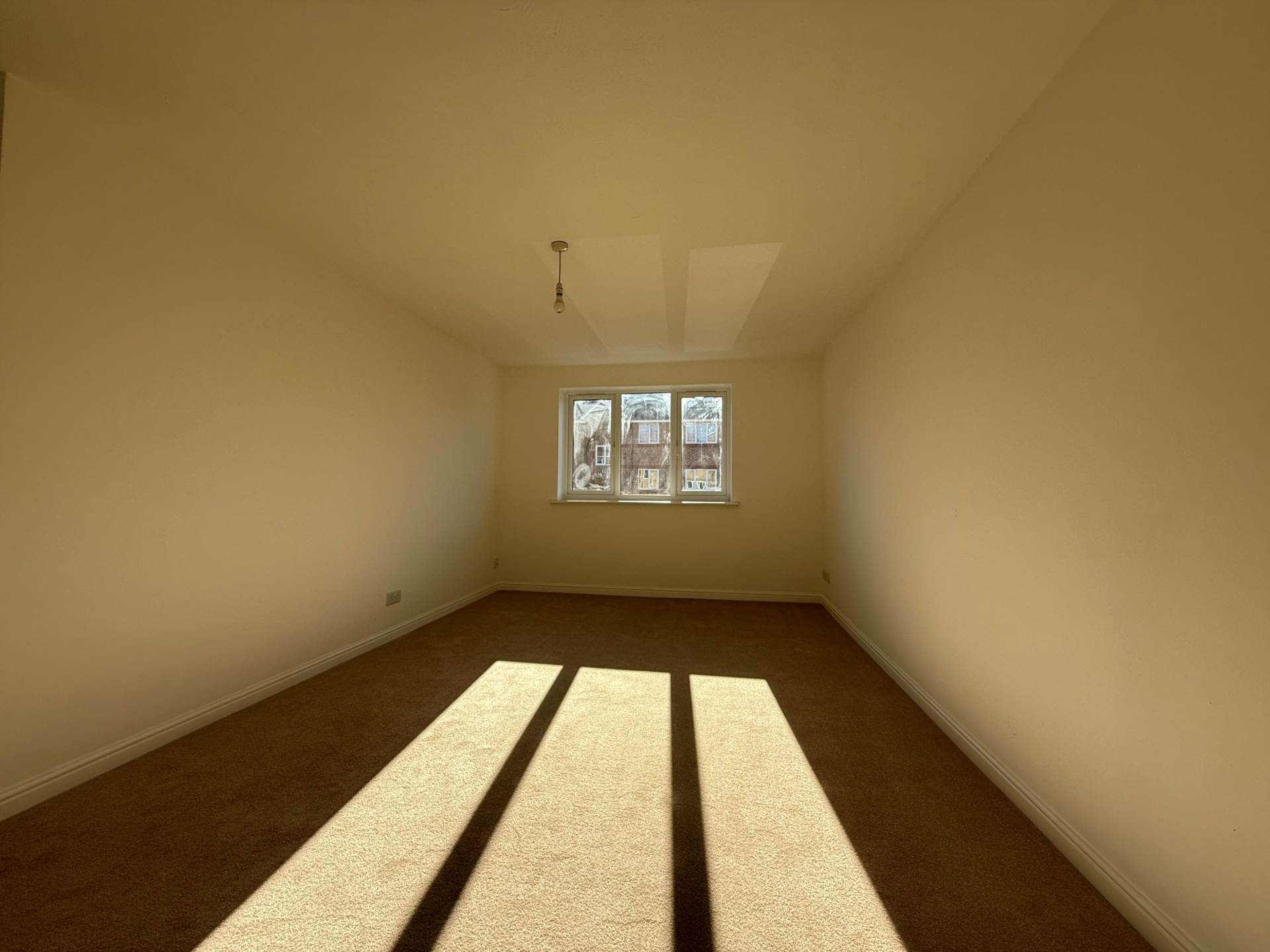 Chandlers Drive, Kent   ** VIDEO & 3D FLOORPLAN AVAILABLE **, Image 4