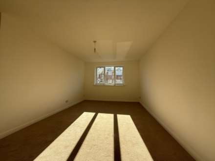 Chandlers Drive, Kent   ** VIDEO & 3D FLOORPLAN AVAILABLE **, Image 4