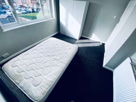 Felixstowe Road, London SE2 9QW ** VIDEO & 3D FLOORPLAN AVAILABLE **, Image 6