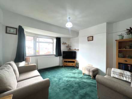 Castleton Avenue, Barnehurst, Image 3