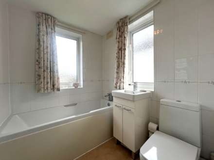 Castleton Avenue, Barnehurst, Image 5