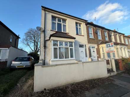 Larner Road, Erith  ** VIDEO & 3D FLOORPLAN AVAILABLE **
