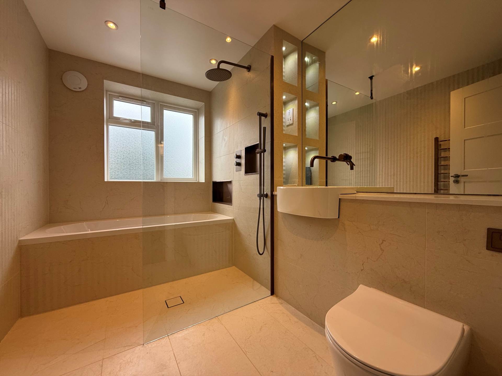 Bostall Lane, London  ** VIDEO & 3D FLOORPLAN AVAILABLE **, Image 15