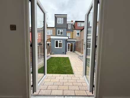 Bostall Lane, London  ** VIDEO & 3D FLOORPLAN AVAILABLE **, Image 27