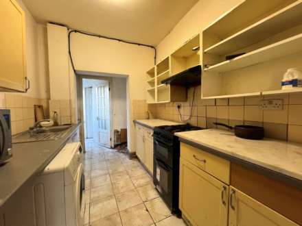 McLeod Road, London  ** VIDEO & 3D FLOORPLAN AVAILABLE **, Image 4