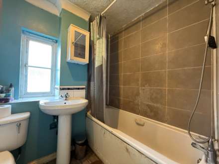 Arden Close, London ** 3D FLOORPLAN AVAILABLE **, Image 10