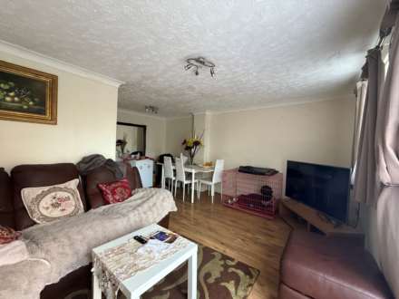 Arden Close, London ** 3D FLOORPLAN AVAILABLE **, Image 3