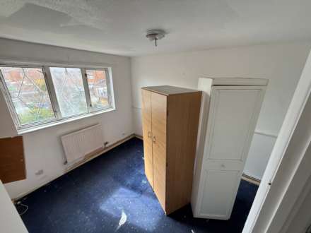 Grange Crescent, London, Image 5