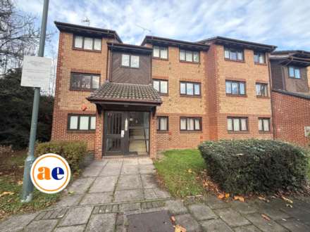 Cricketers Close, Erith, Image 1