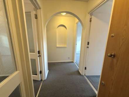 Cricketers Close, Erith, Image 4