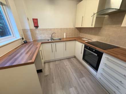 Cricketers Close, Erith, Image 7